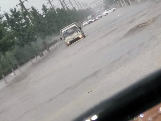 暴雨天氣積水過多 暴雨天氣積水過多